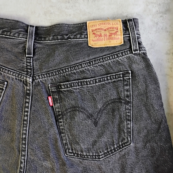 Levi's 501 Distressed Denim Shorts Women's 31 Waist Black Button Fly High Rise - Picture 6 of 13